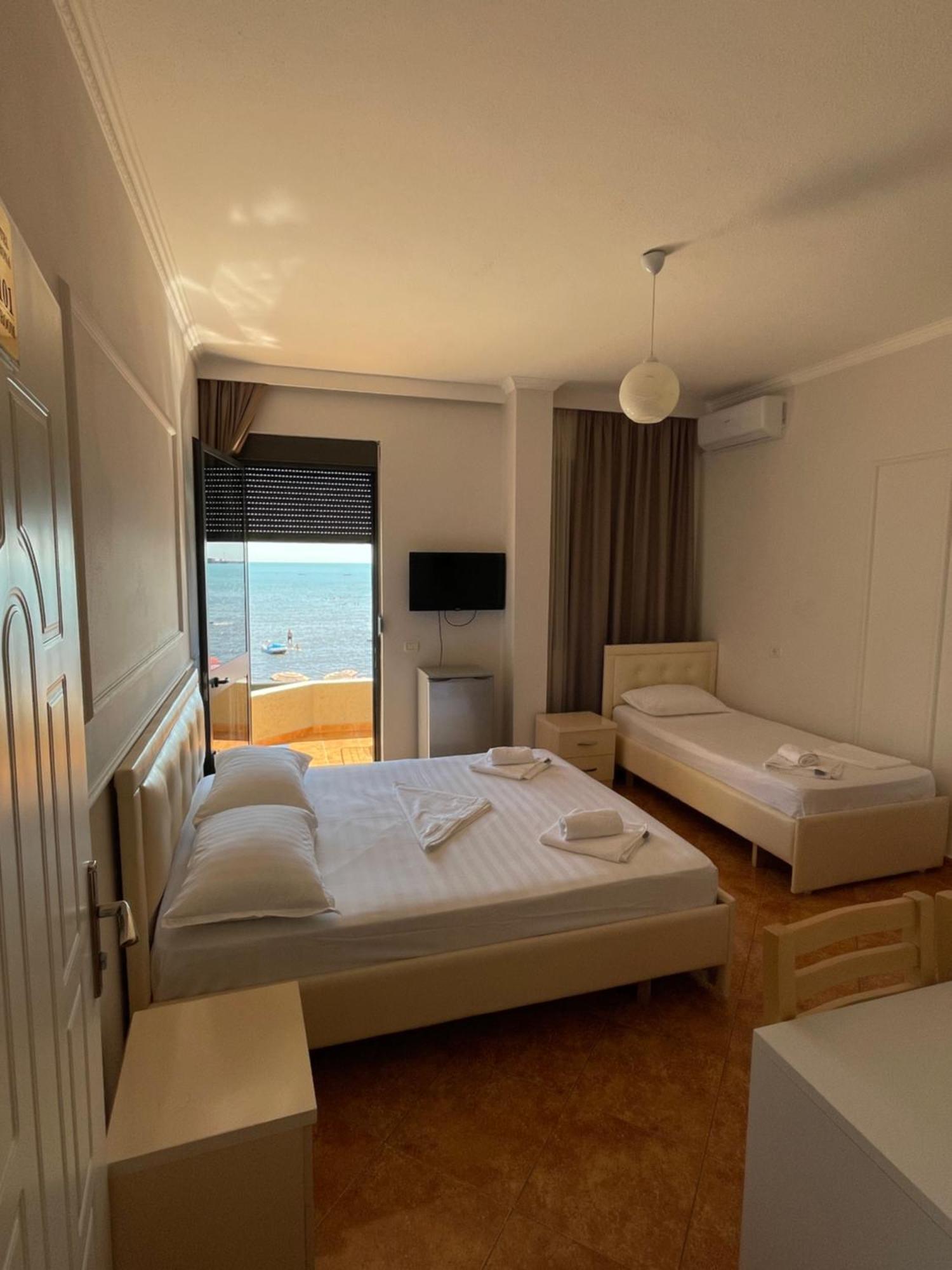 Hotel Tirona Durrës Exterior foto